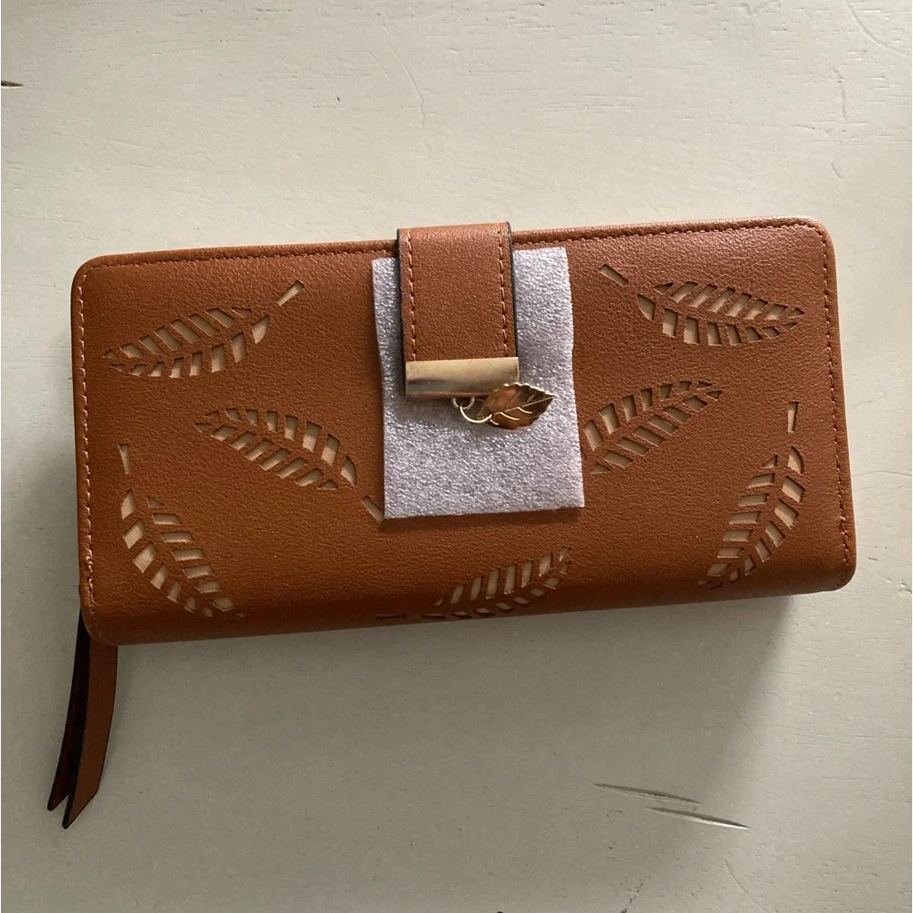 NWT! Vagabond Goods Vegan Leather  Leaf Multifuction Wallet - Picture 2 of 7
